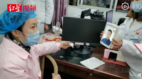 消防员跟护士聊天记录(消防员跟女友聊天记录四年)