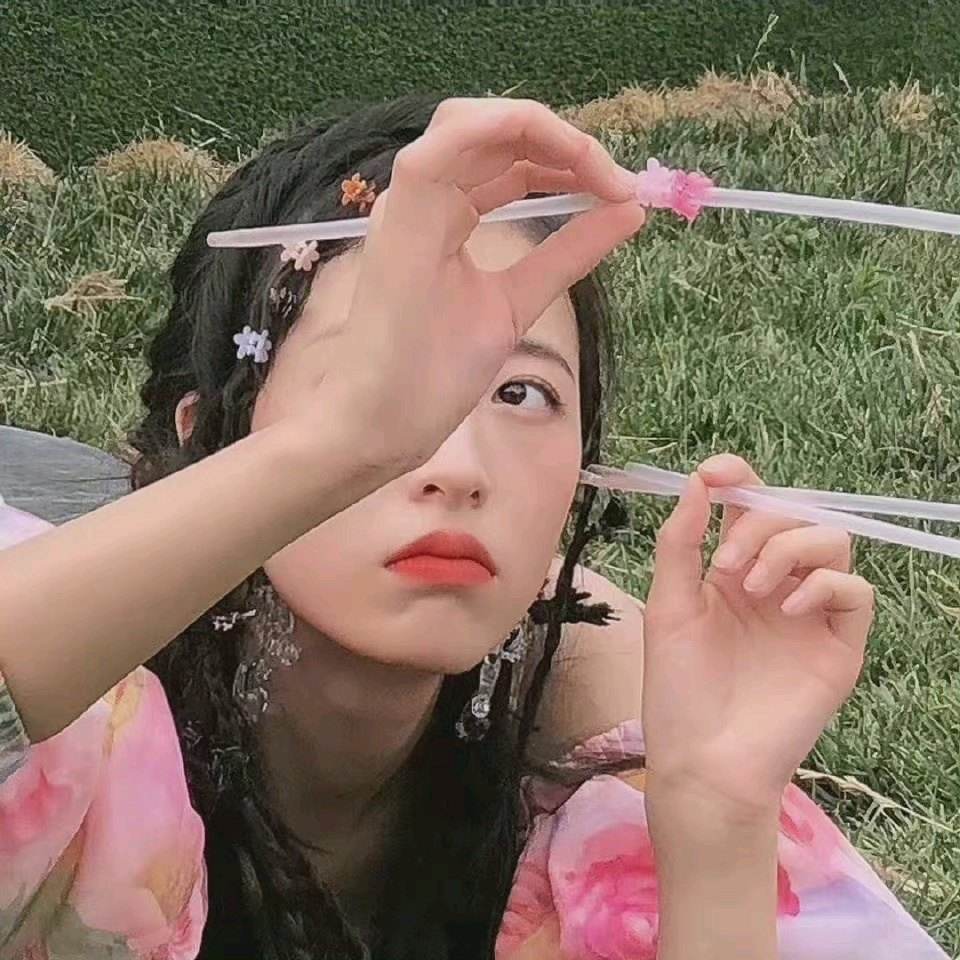 关于带聊天记录的女生头像的信息