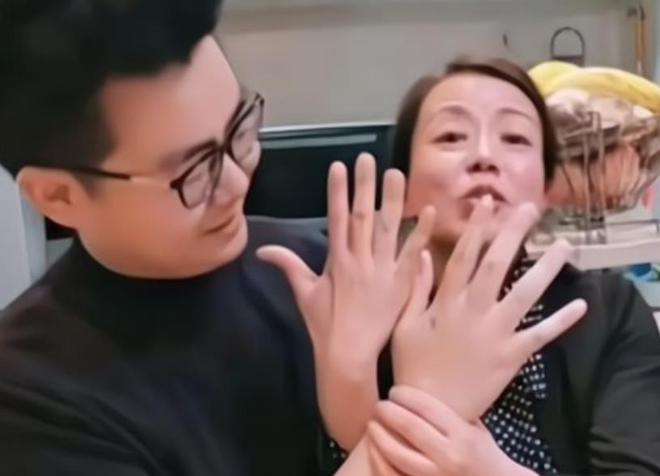 包含熊磊与婆婆的聊天记录的词条