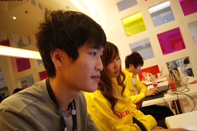 pis老婆跟别人聊天记录(老婆发现和别人聊天记录怎么办)