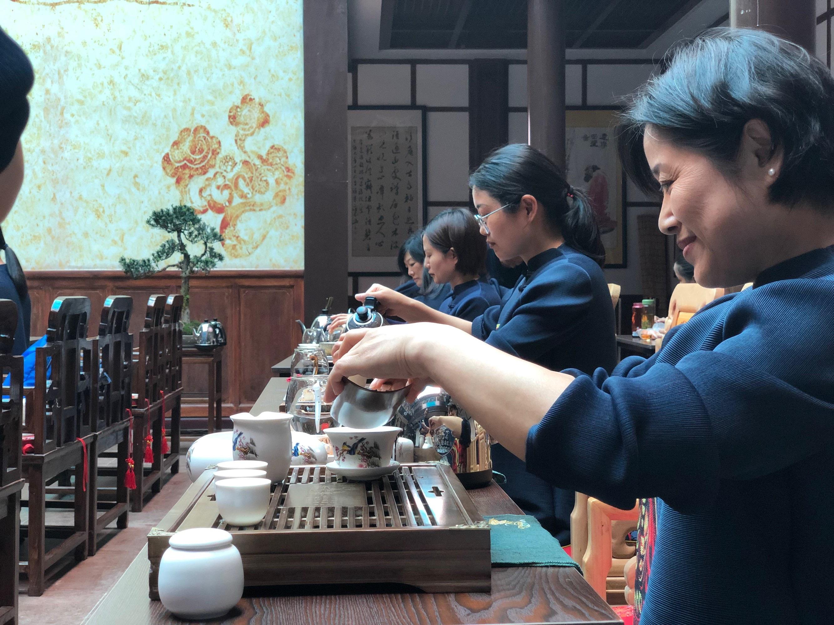 品茶聊天记录内容(欢迎大家来品茶聊天)