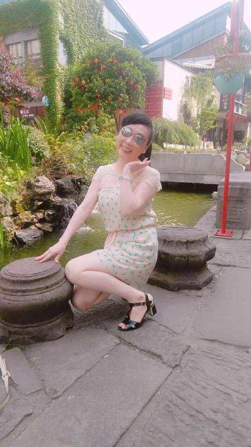 五十岁女人的聊天记录(找个五十出岁的女人来聊天)