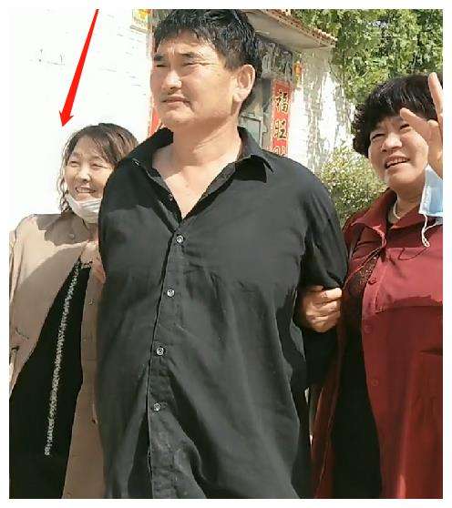 大衣哥和粉丝聊天记录的简单介绍