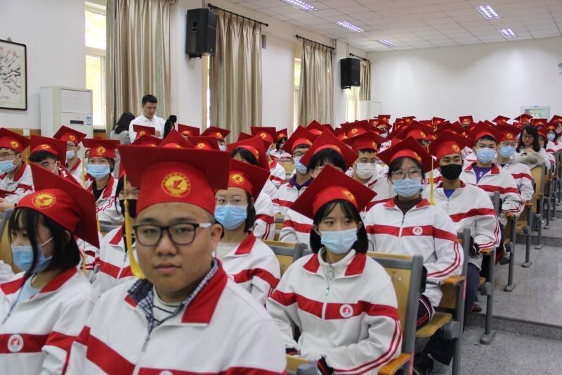 独流中学聊天记录(中学老师自爆的聊天记录)